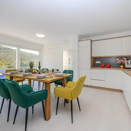 Vila Franko Rogoznica *