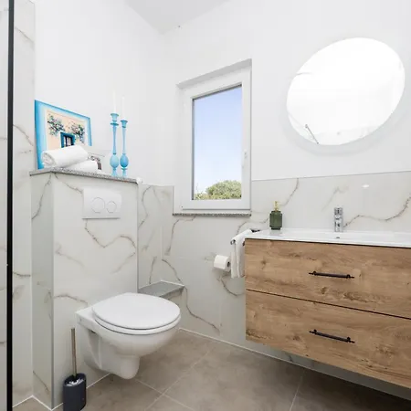 Franko Rogoznica *