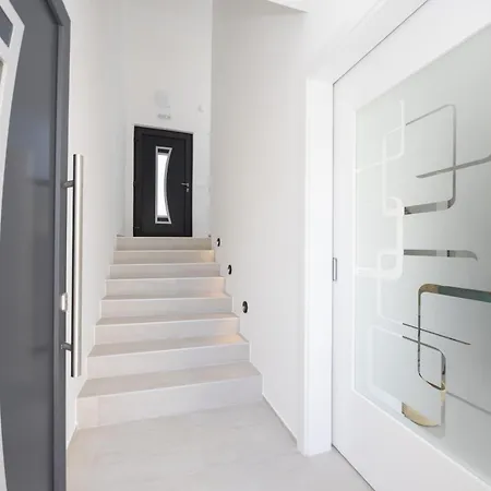 Franko Rogoznica * Podglavica