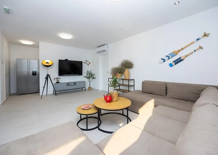 וילה Franko Rogoznica Podglavica